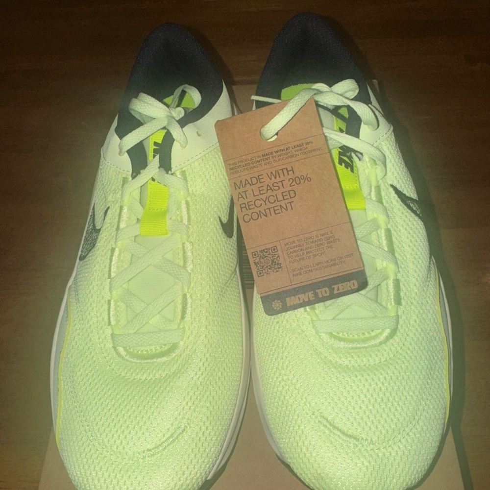 Nike Mens Legend Essential 3 NN Volt Fitness Training Shoes 10 DM1120 700 New